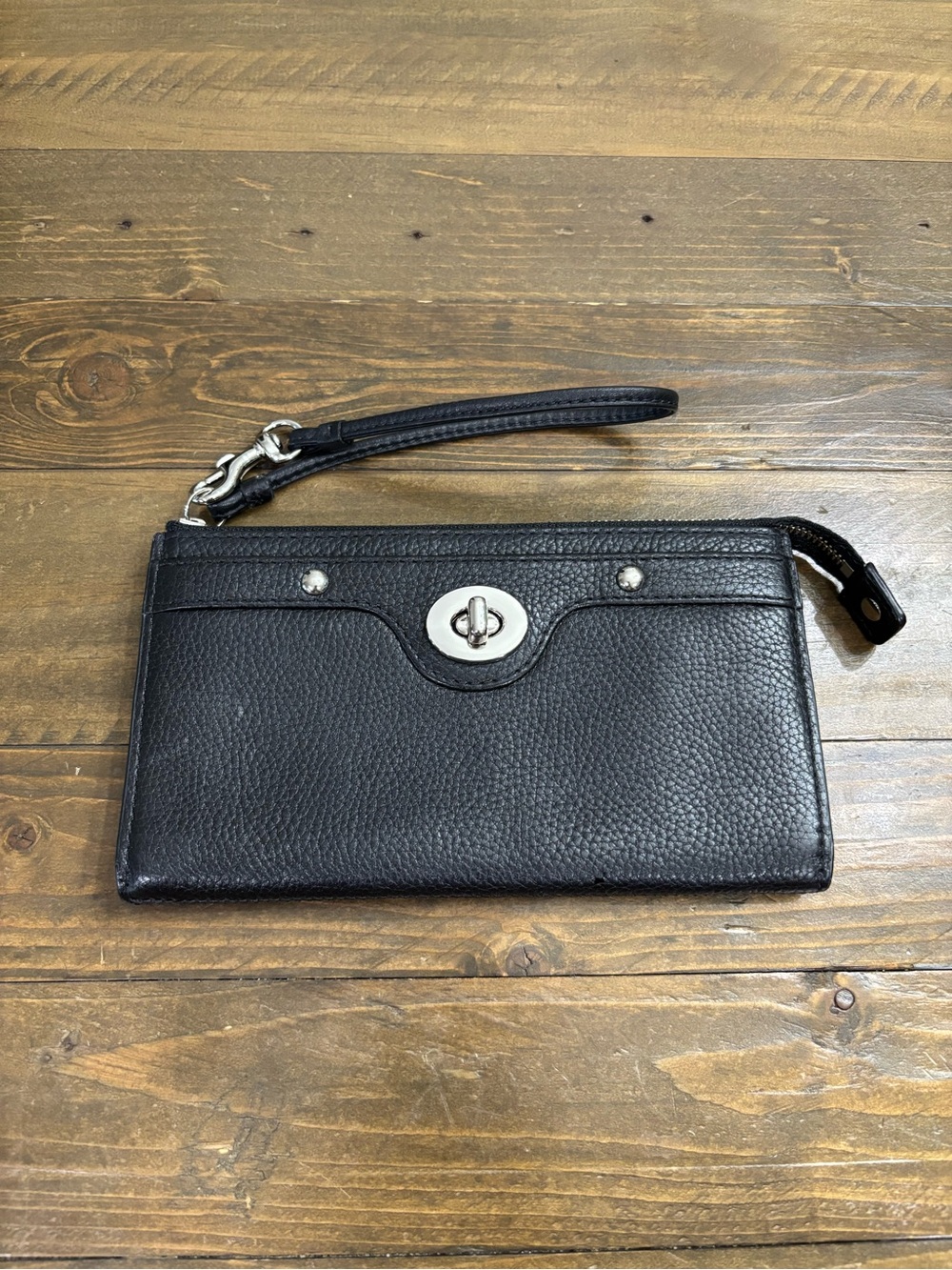 Coach Vintage Black Pebbled Leather Turnlock Wristlet